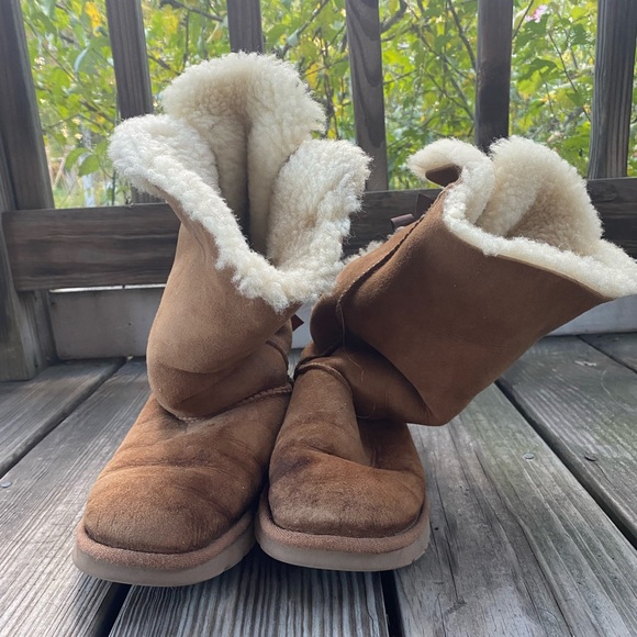 Ugg boots with bows size:5 color: brown - Picture 2 of 4